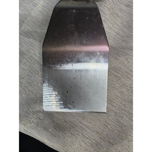 Culinary Hell's Handle Heavy Duty Turner, specifically the 5" x 3 - Picture 6 of 6